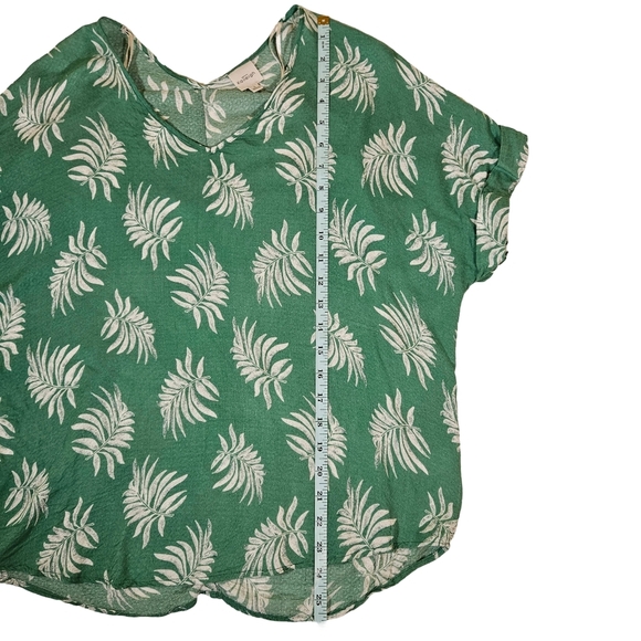 Kaileigh V Neck Short Sleeve Blouse, Green/ With White Leaves, Small - Picture 7 of 8